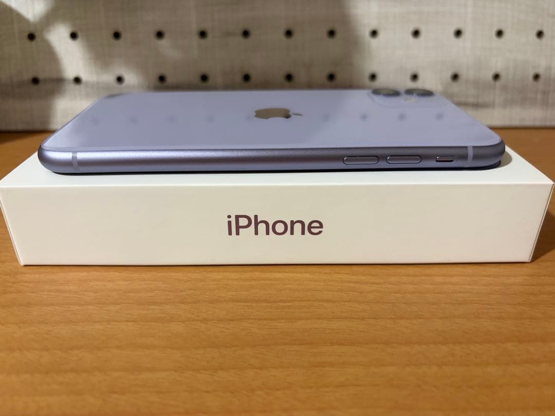 iPhone 11 パープル 256GB SIMフリー【液晶に線あり・外装美品】