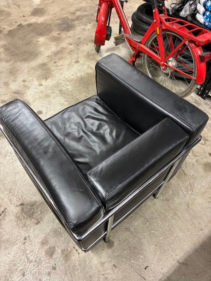 ル・コルビジエLC2の正規品です‼️②一人掛けソファ‼️
