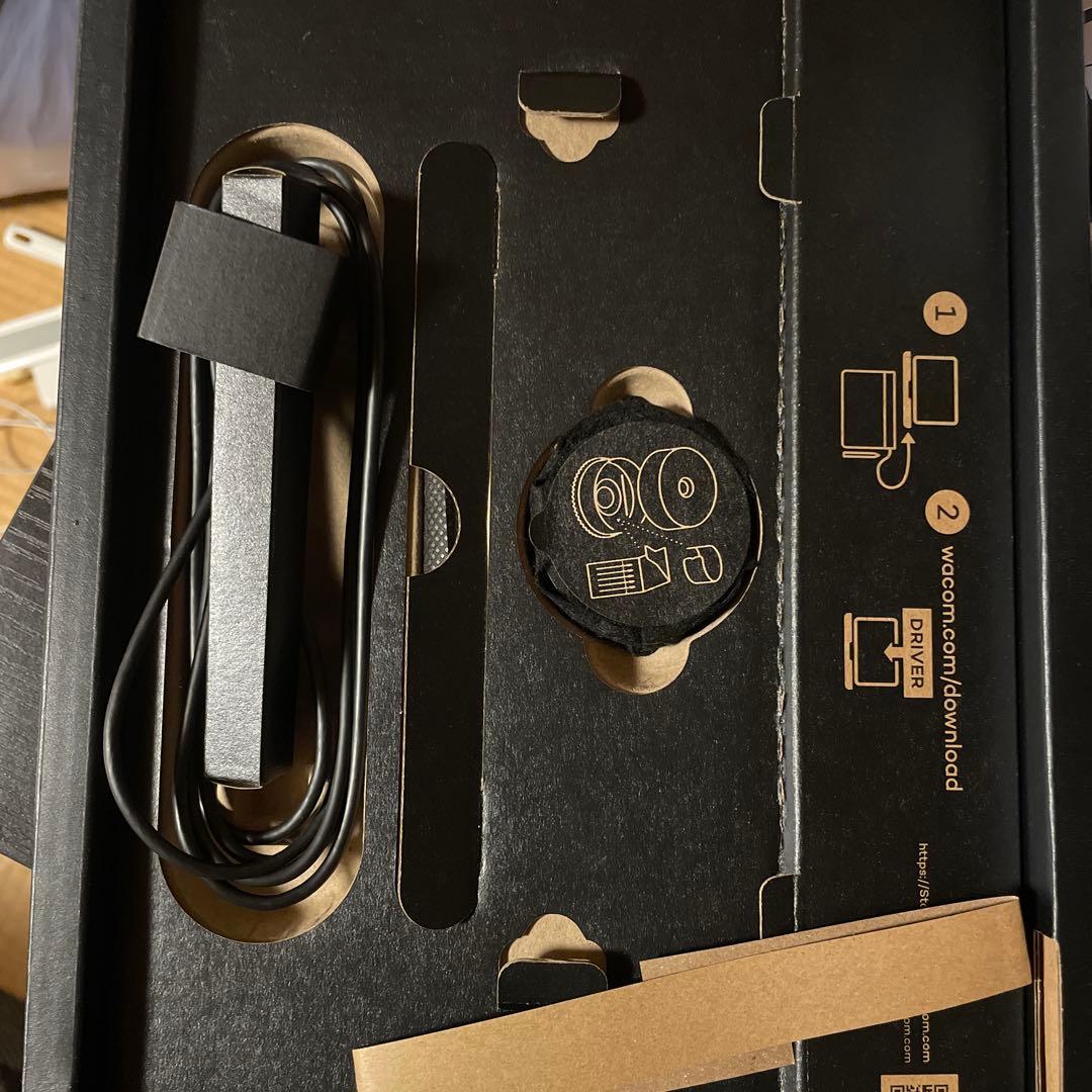 液タブ・ペンタブ Wacom Intuos Pro Medium TPTK670K0C