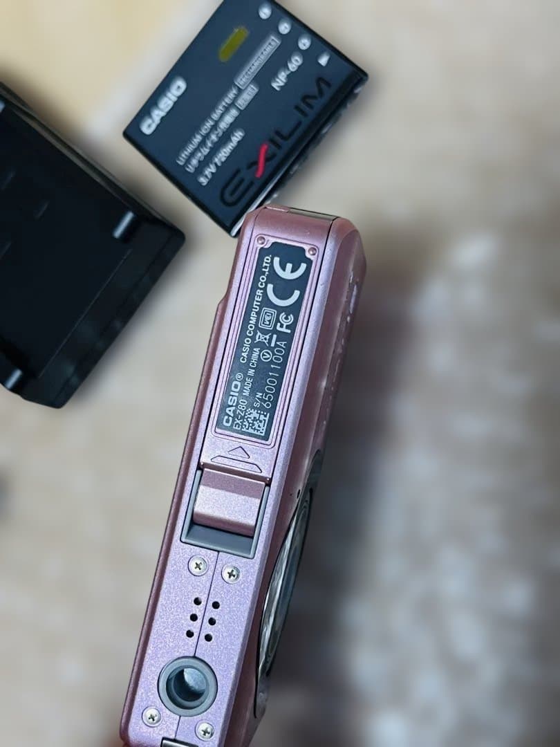 CASIO EXILIM 8.1 メガピクセル コンパクトデジカメEX-z80