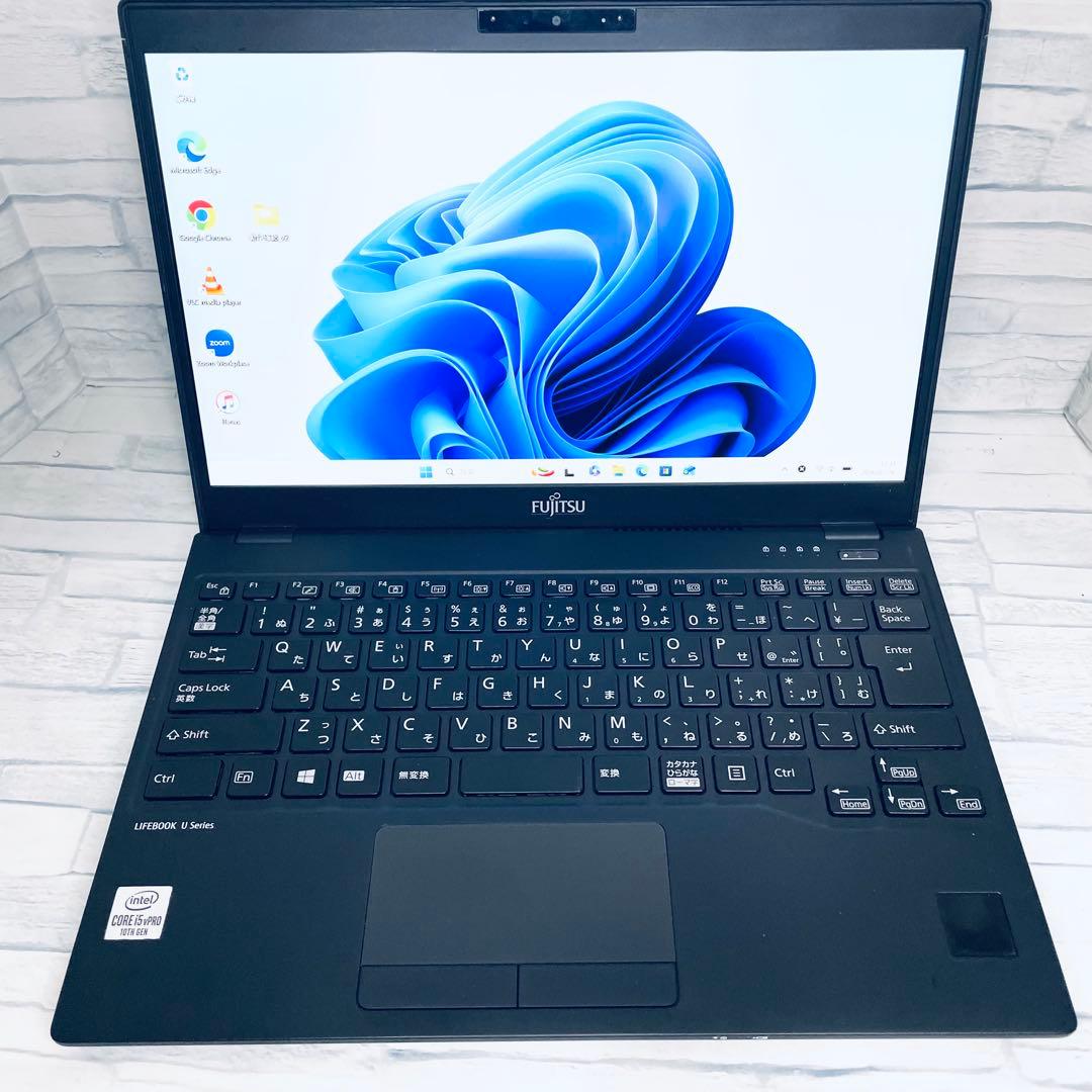 ほぼ美品お買得　富士通 薄型ノートPC 第10世代core i5 オフィス