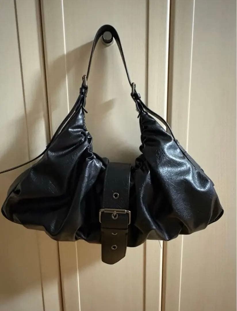 【即完品】ZARA ギャザー&バックル マキシバケットバッグ　ショルダーバッグ