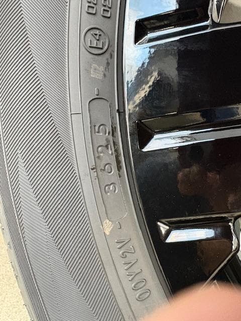 ふきふきんデリカ新車外し純正ホイール＆タイヤ　ガラスコーティング済み