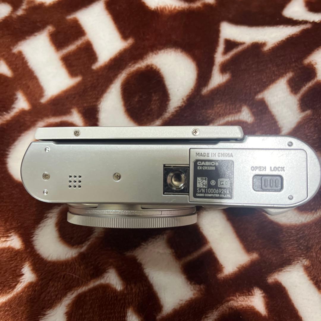 【中古】(非常に良い)CASIO デジカメEXILIM EX-ZR3200VP