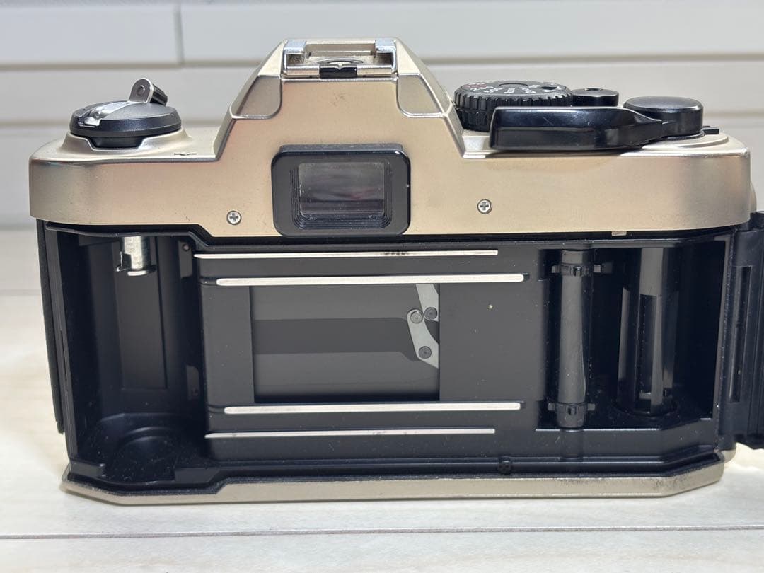 Nikon ニコン FM10 & Zoom-NIKKOR 35-70mm カメラ