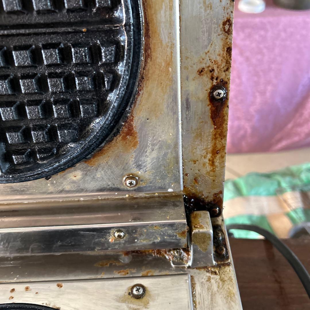 動作確認済　サンテック　ワッフルメーカー　油汚れあり、台座がない。