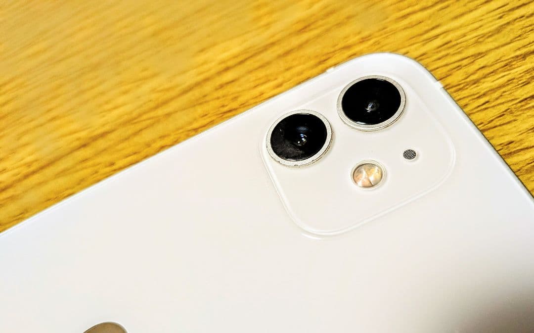 【美品】Apple iPhone 12 ホワイト　64g