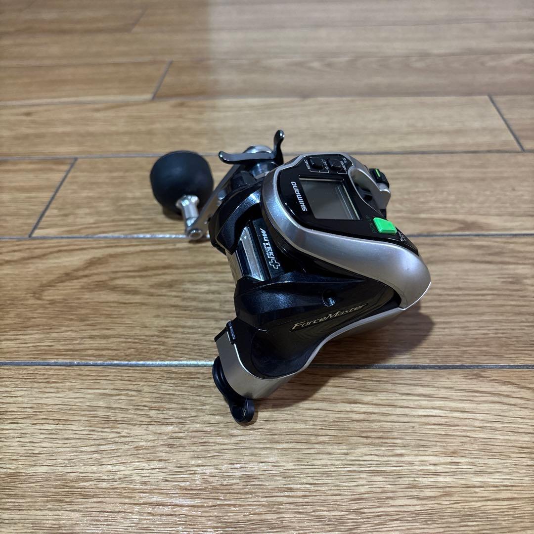 ヒゲ　SHIMANO フォースマスター800