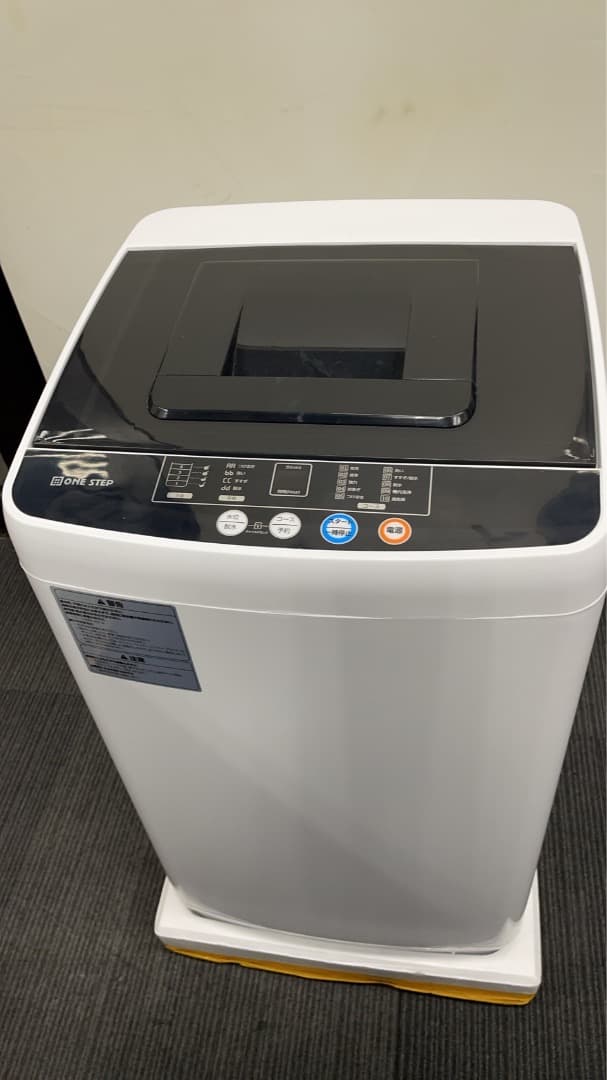 ★ほぼ未使用！一人暮らしに、ぴったりサイズONE STEP 洗濯機 3.2kg