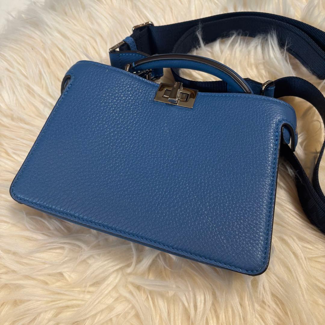 ルドルフ様　FENDI フェンディ ピーカブー スモール ブルー