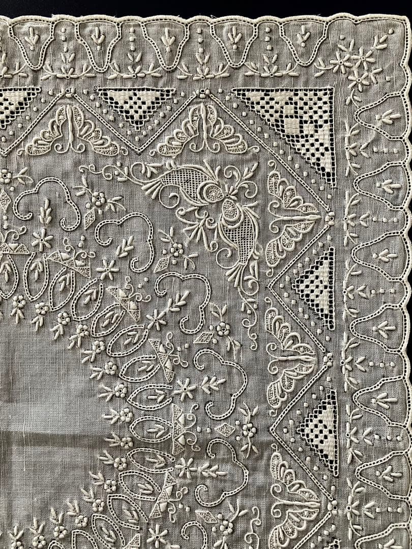 スワトウ　汕頭　刺繍ハンカチ