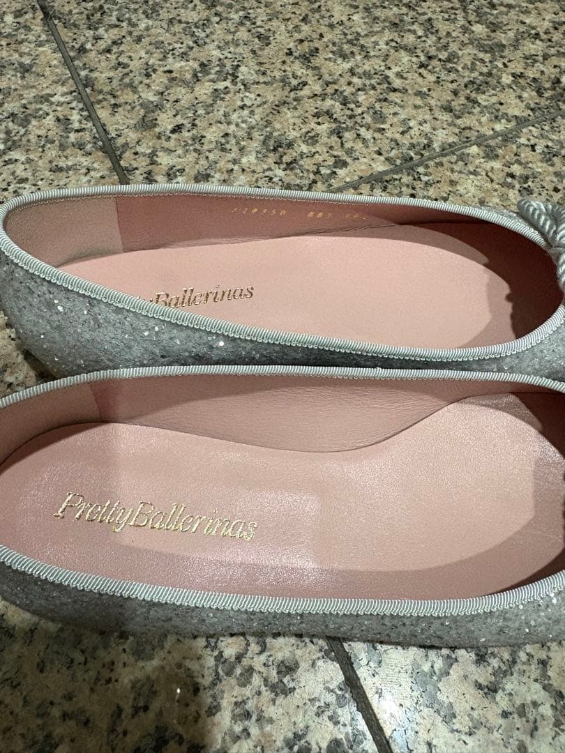 Pretty Ballerinas シルバー フラットシューズ