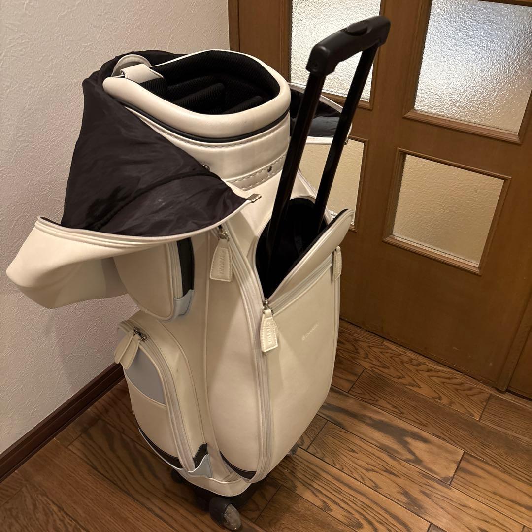 ホワイト キャディバッグ 複数ポケット付き　キャスター付き　8個のポケット付き