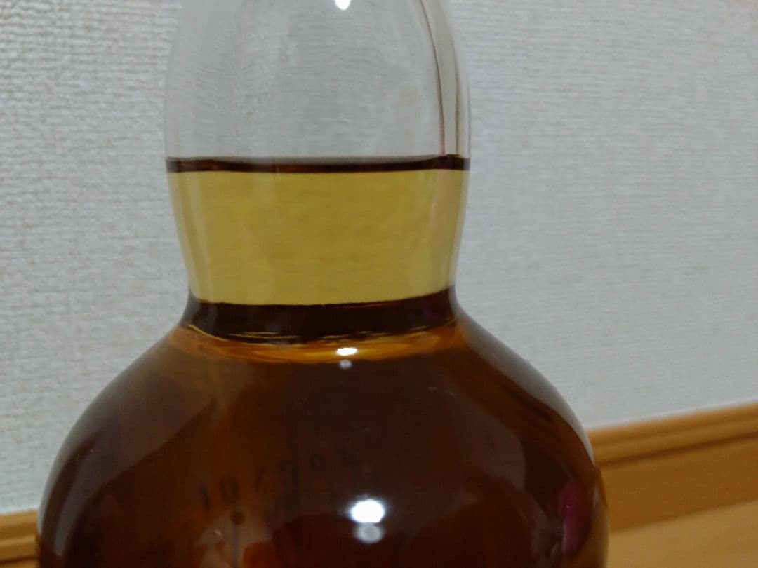 旧ラベル　ヘーゼルバーンHAZELBURN 8年ウイスキー 700ml