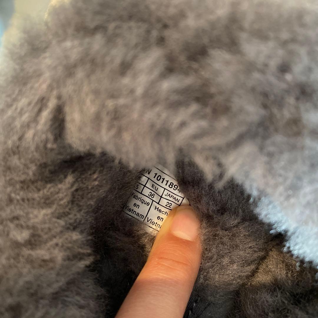 UGG 22cm 室内のみ使用　ムートン　スエード スリッポン　スリッパ