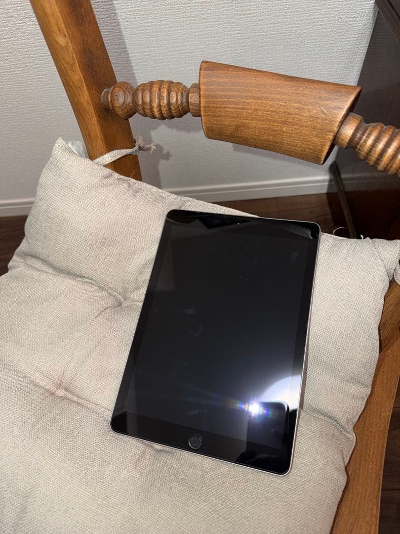 Apple iPad 6世代 スペースグレー A2733