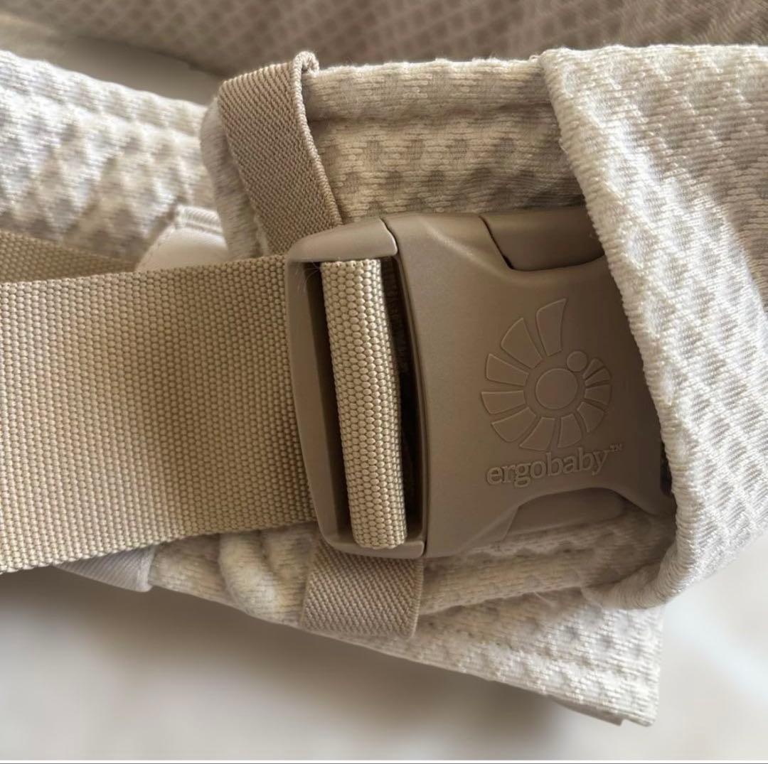 美品！エルゴの抱っこひも　アルタ　人気のナチュラルベージュ