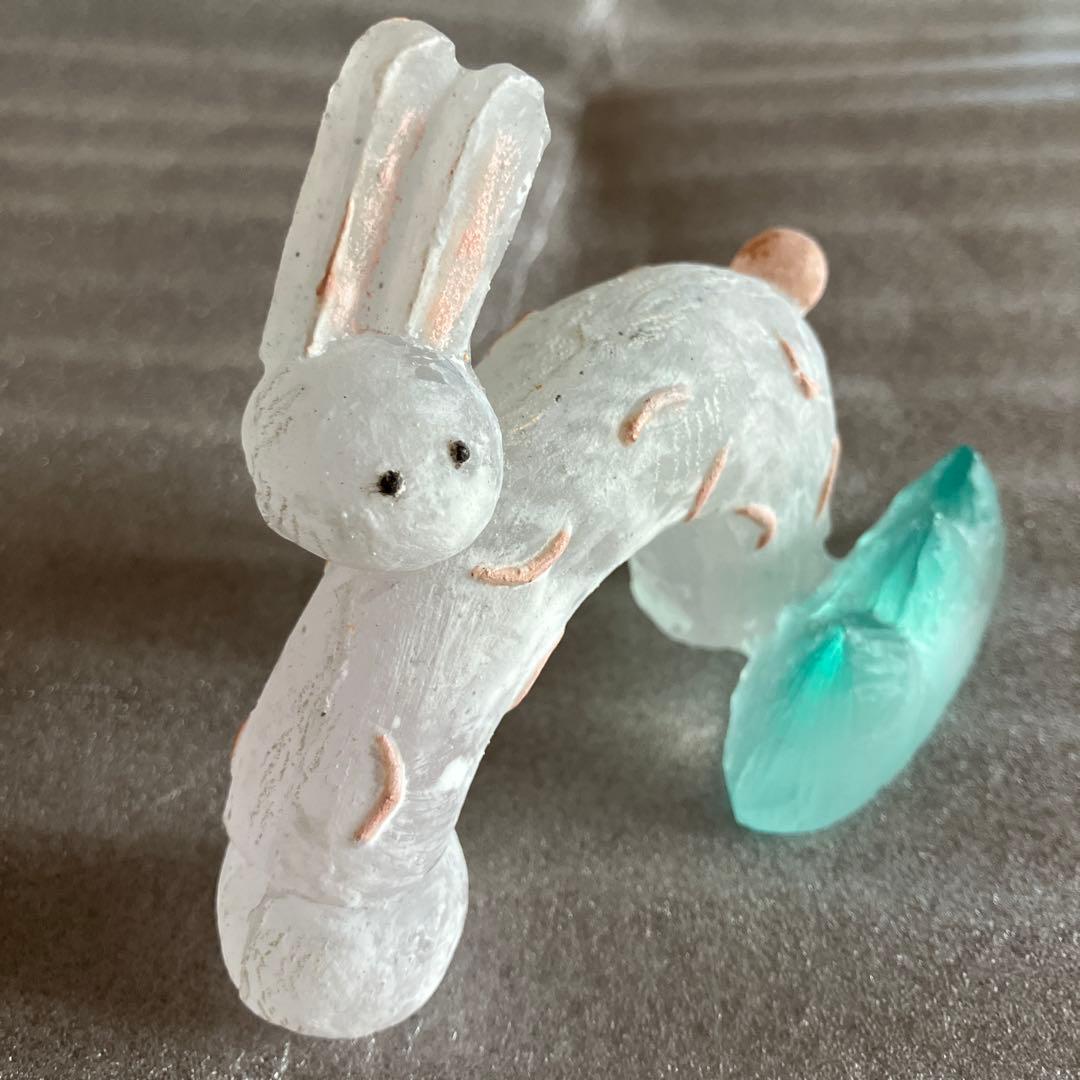 安達知江さん　うさぎ　ガラスオブジェ