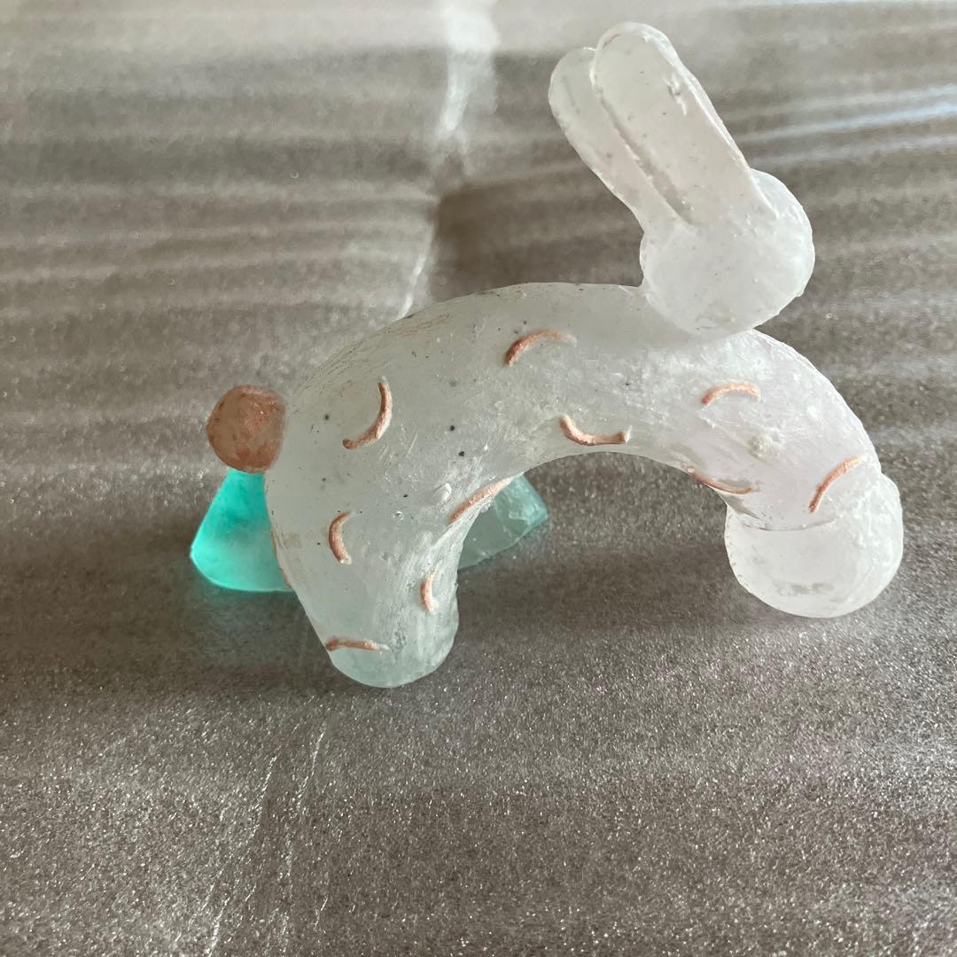 安達知江さん　うさぎ　ガラスオブジェ