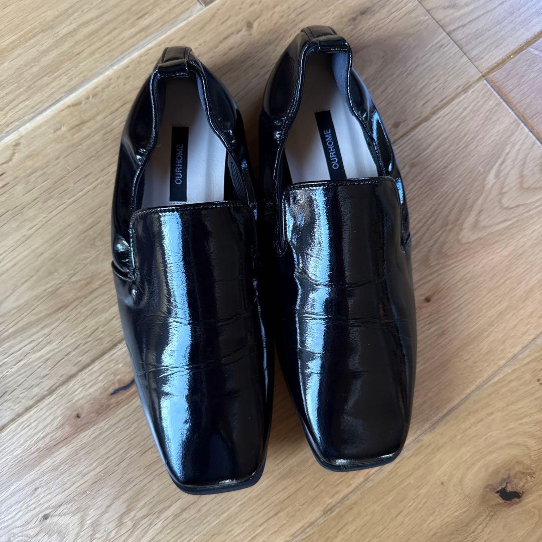 ourさっと履けて脱げにくい、エナメルスリッポン