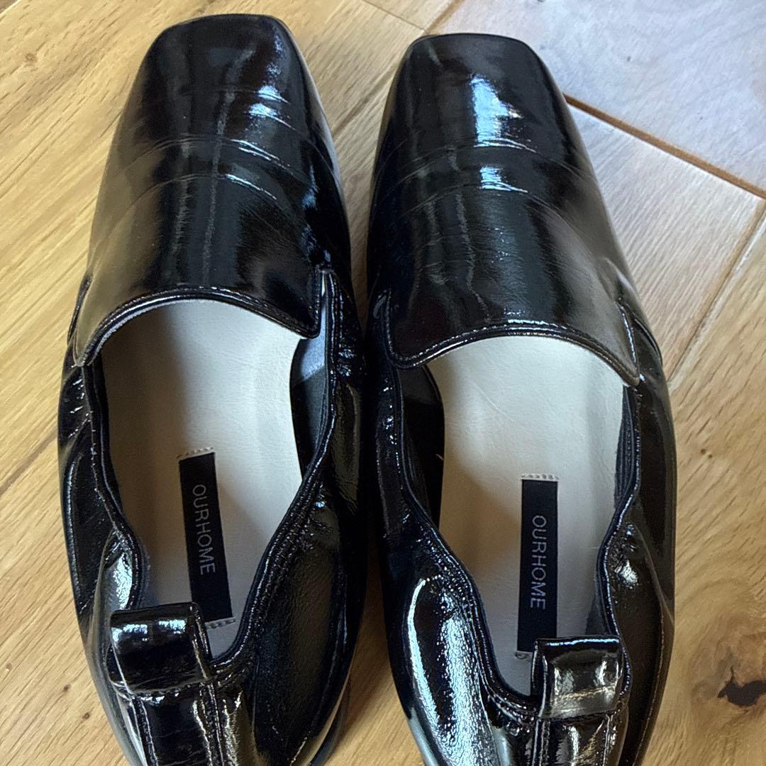 ourさっと履けて脱げにくい、エナメルスリッポン