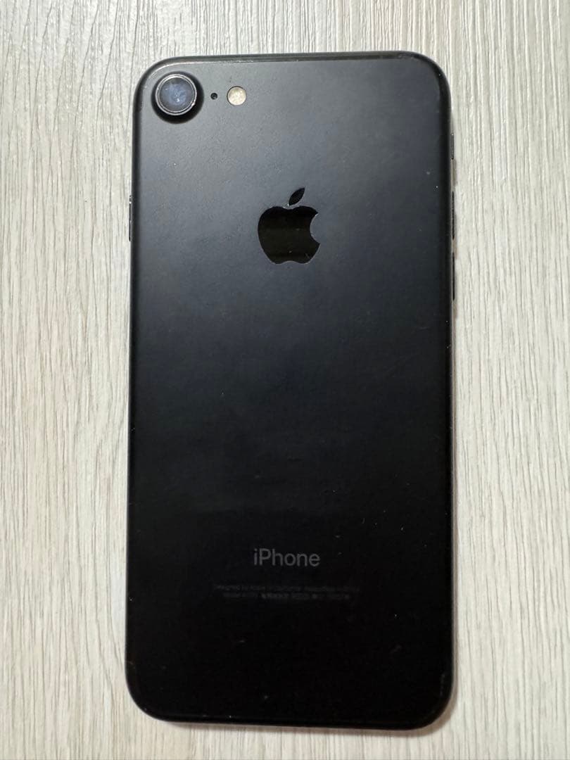 iPhone 7 128GB SIMフリー