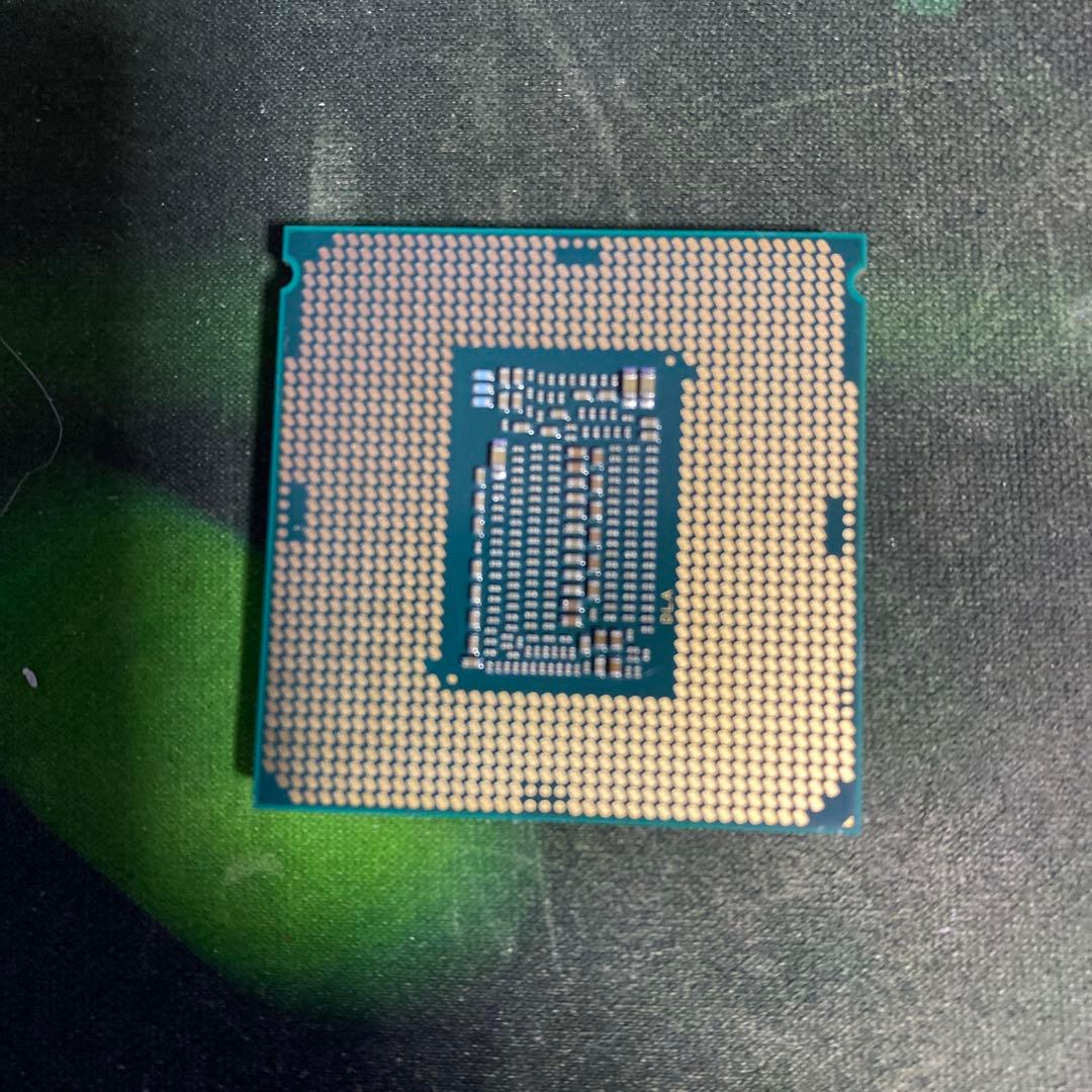 中古品　Intel core i7 9700k CPUのみ