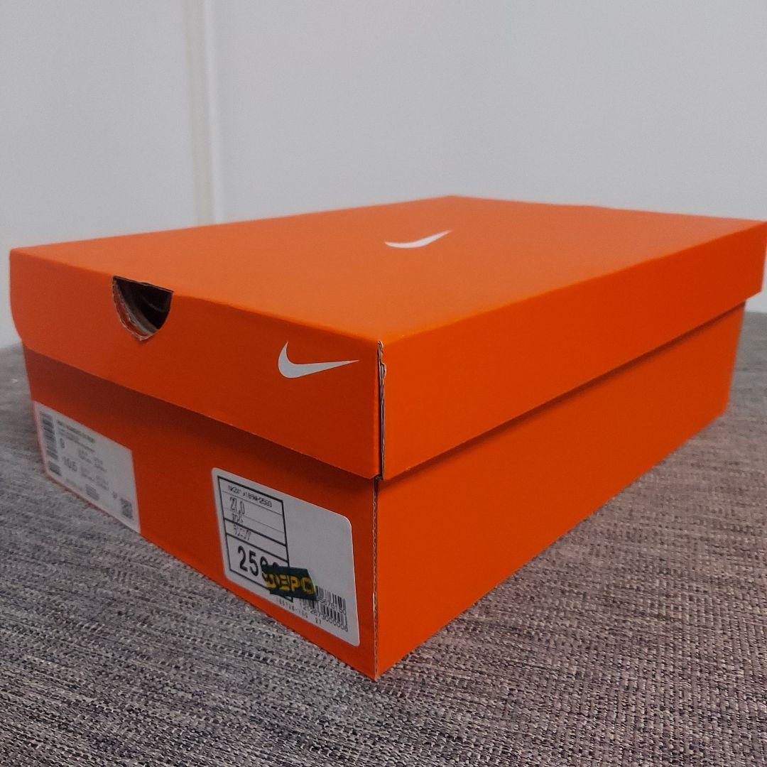 新品 NIKE VOMERO18 27cm