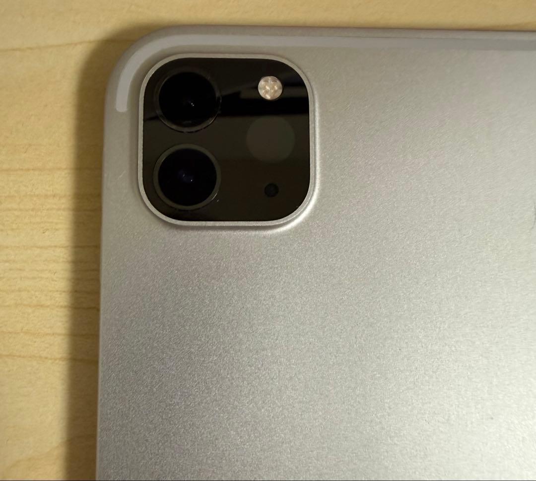 し*ん様 iPad Pro 第5世代12.9インチ Wi-Fiモデル 128