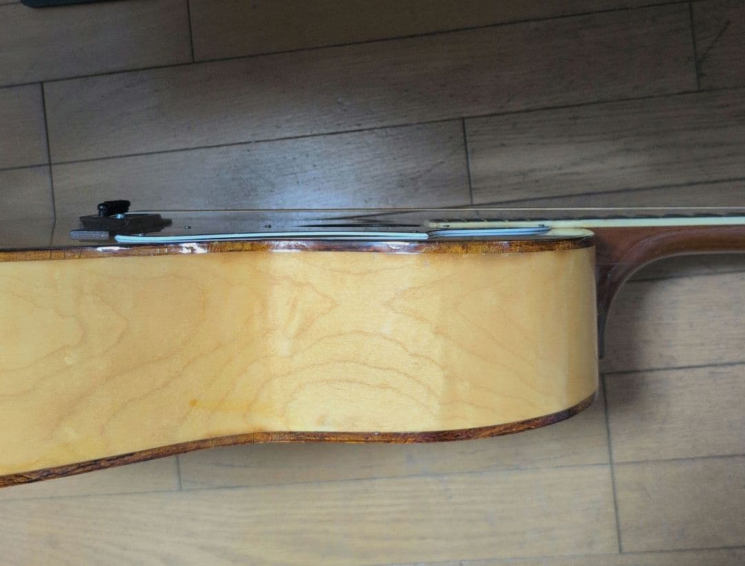 なんかカッコいいアコギ！KAWAI 虎目 1960年代！