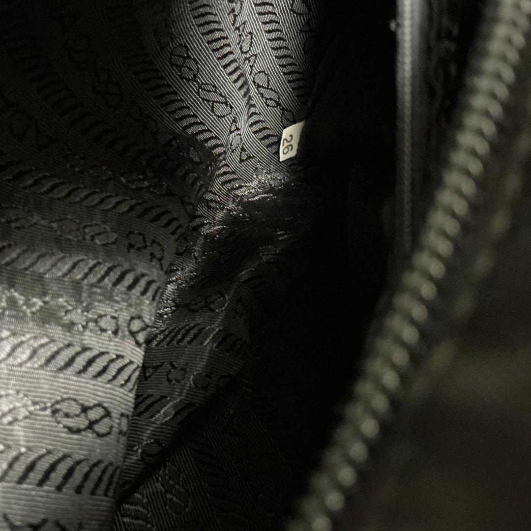 PRADA ナイロン ハンドバッグ 黒　ロゴビーズ刺繍