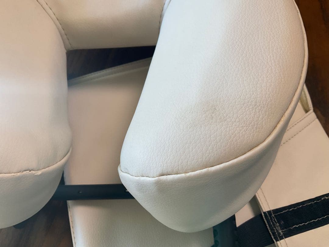 Inner Strength massage インナーストレングステーブルベッド