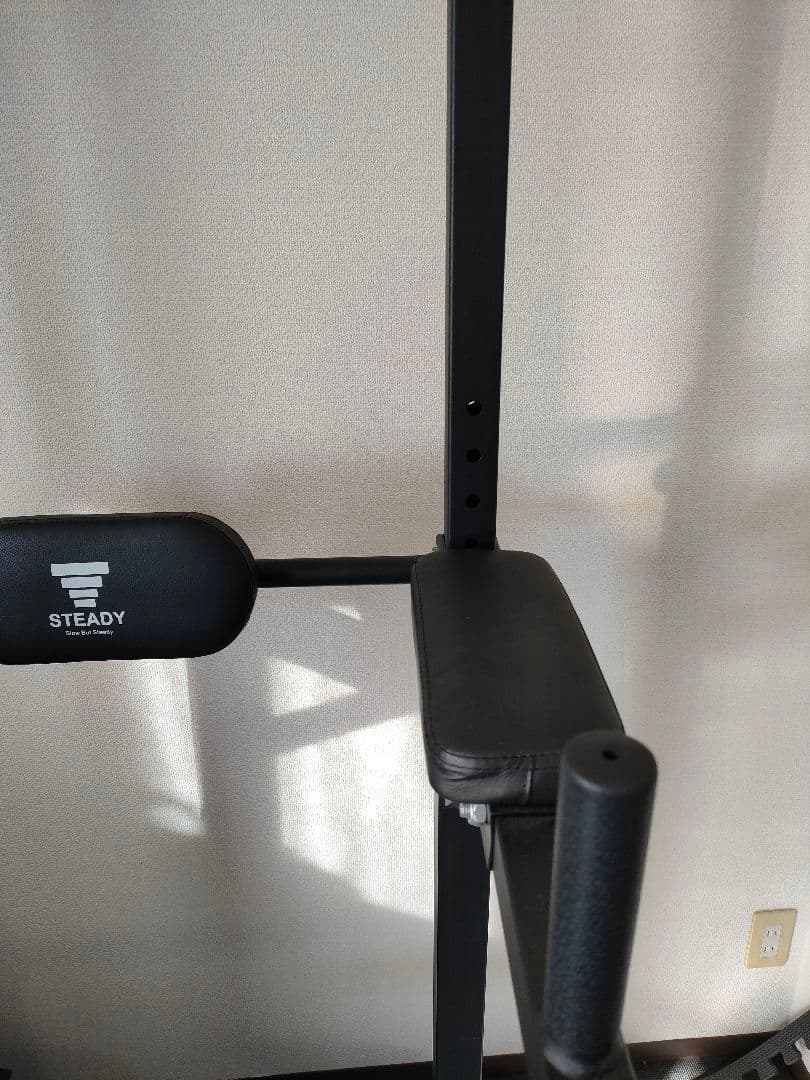 STEADY懸垂マシン　チンニング　ぶら下がり健康機耐荷重150kg　送料込み