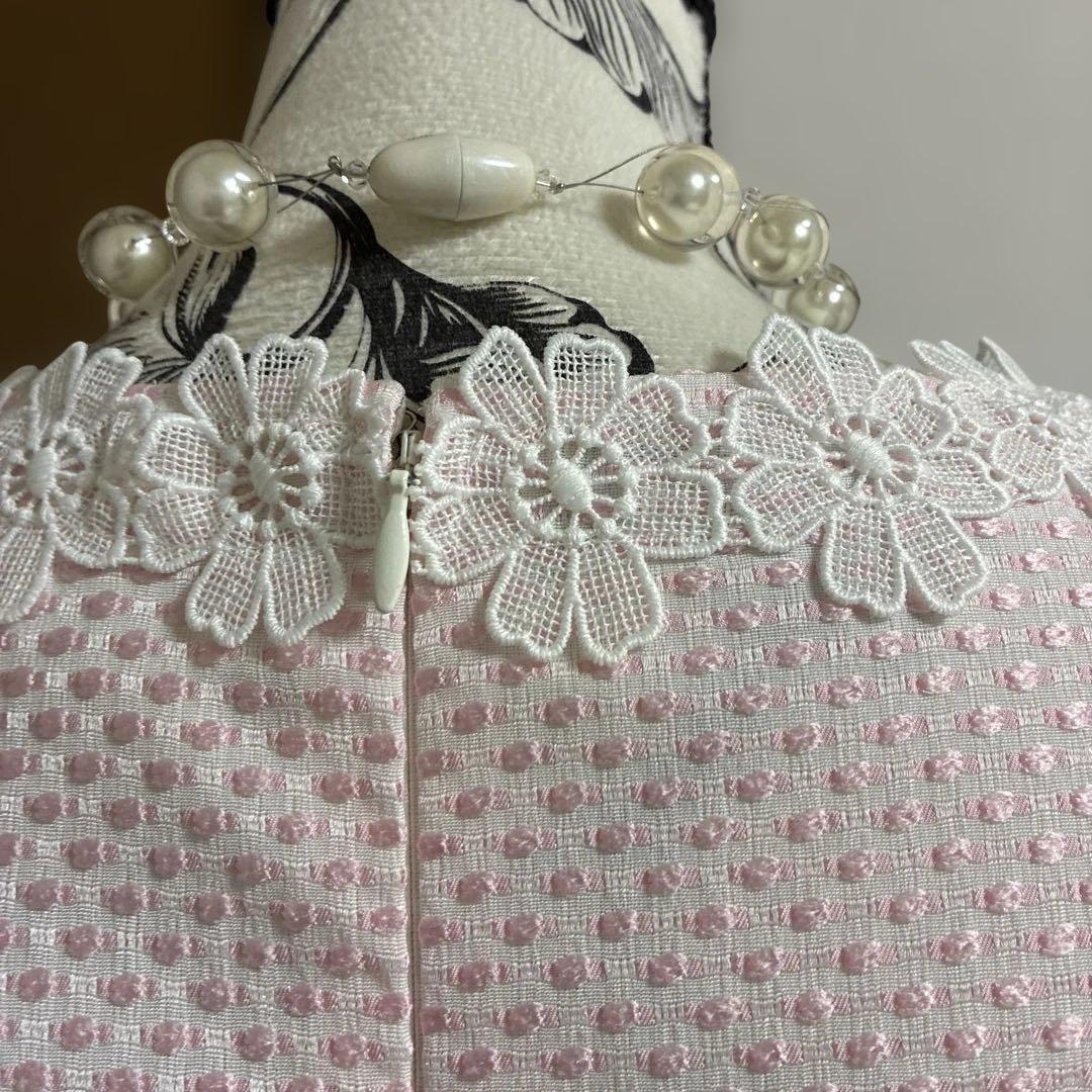 スーパービューティー☆44☆新品タグ付きお花レースとコサージュの可愛いワンピース