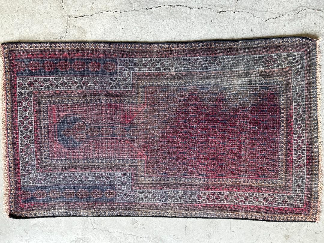 【Vintage rug】138 × 81｜アシンメトリー ヴィンテージラグ