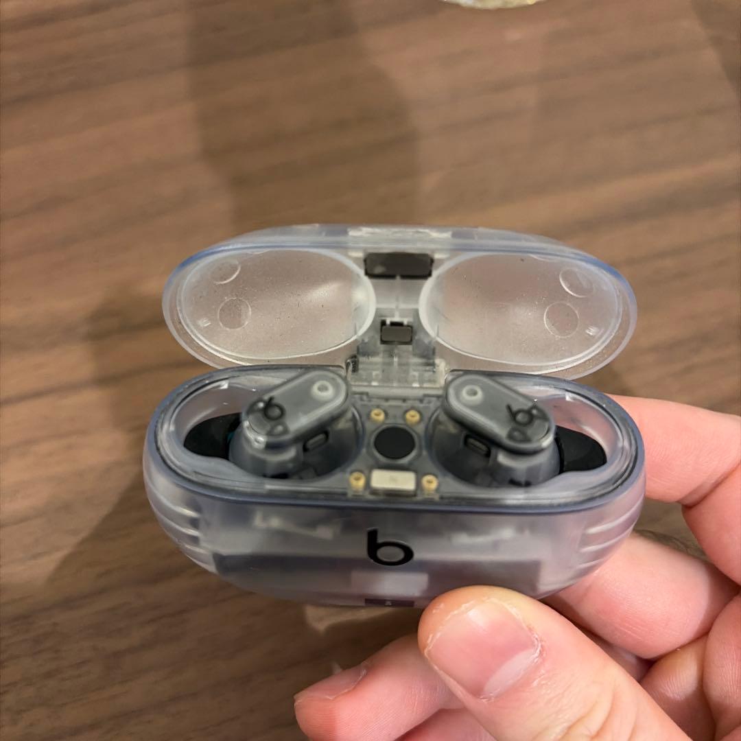 イヤホン beats studio buds +