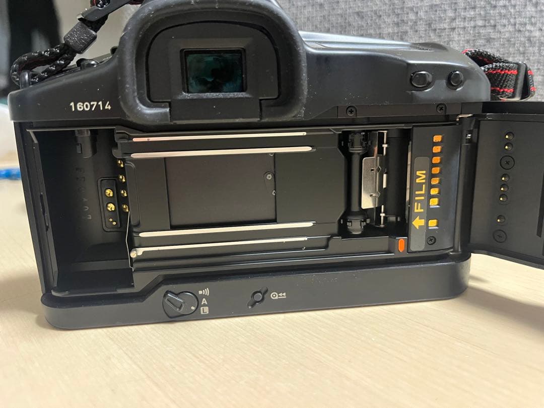 Canon EOS-1 EF 24mm F2.8レンズ付き！