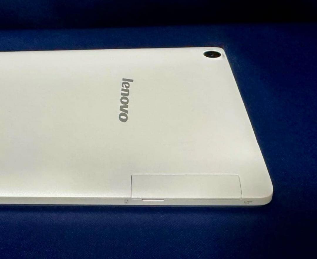 美品★Lenovo TAB2 タブレット本体 パールホワイト レノボ 8インチ