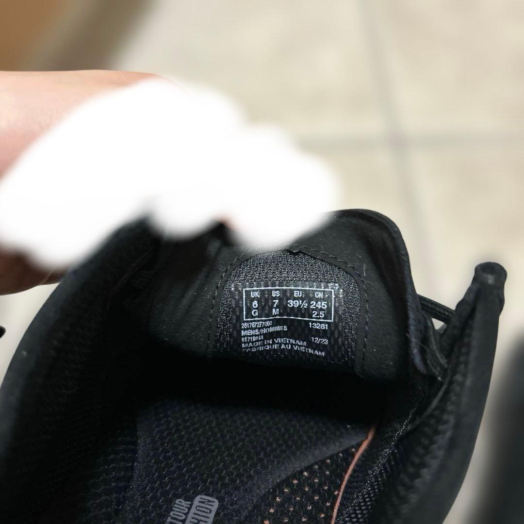 Clarksワラビー黒　UK6G US7M