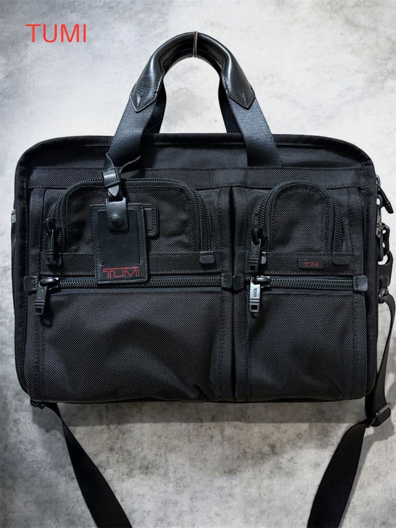 未使用級美品　TUMI トゥミ ビジネスバッグ　黒 ☆収納ポーチ付き