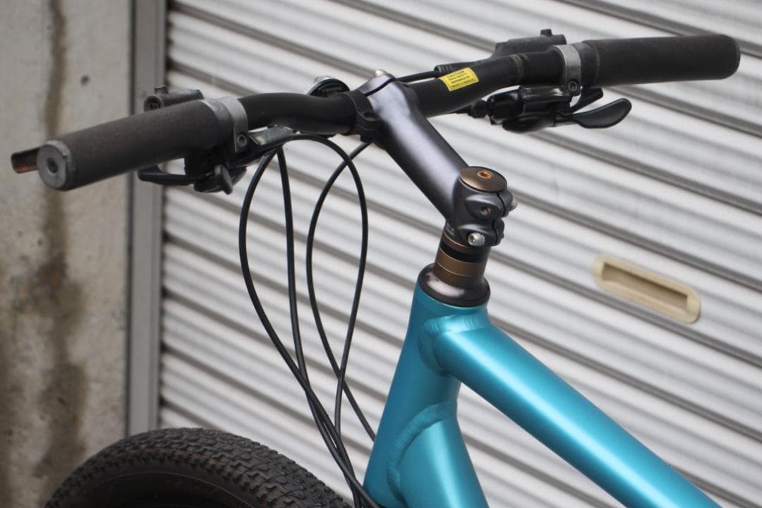 引き取り限定♪ジャイアント♪グラビエ♪ブロックタイヤでオフロードも走れます♪