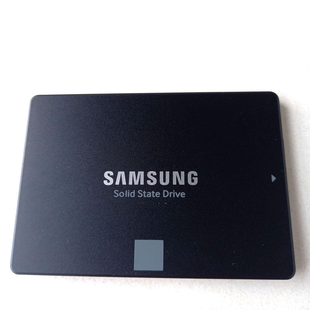 【新品未使用品】　Samsung 860 EVO 1TB SATA 2.5インチ