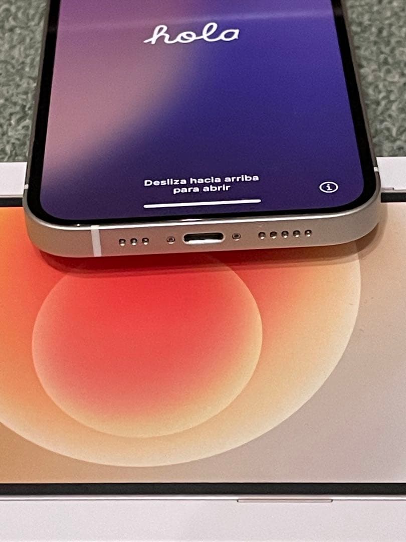 Apple iPhone 12 64GB ホワイト 本体　ガラスコーティング済