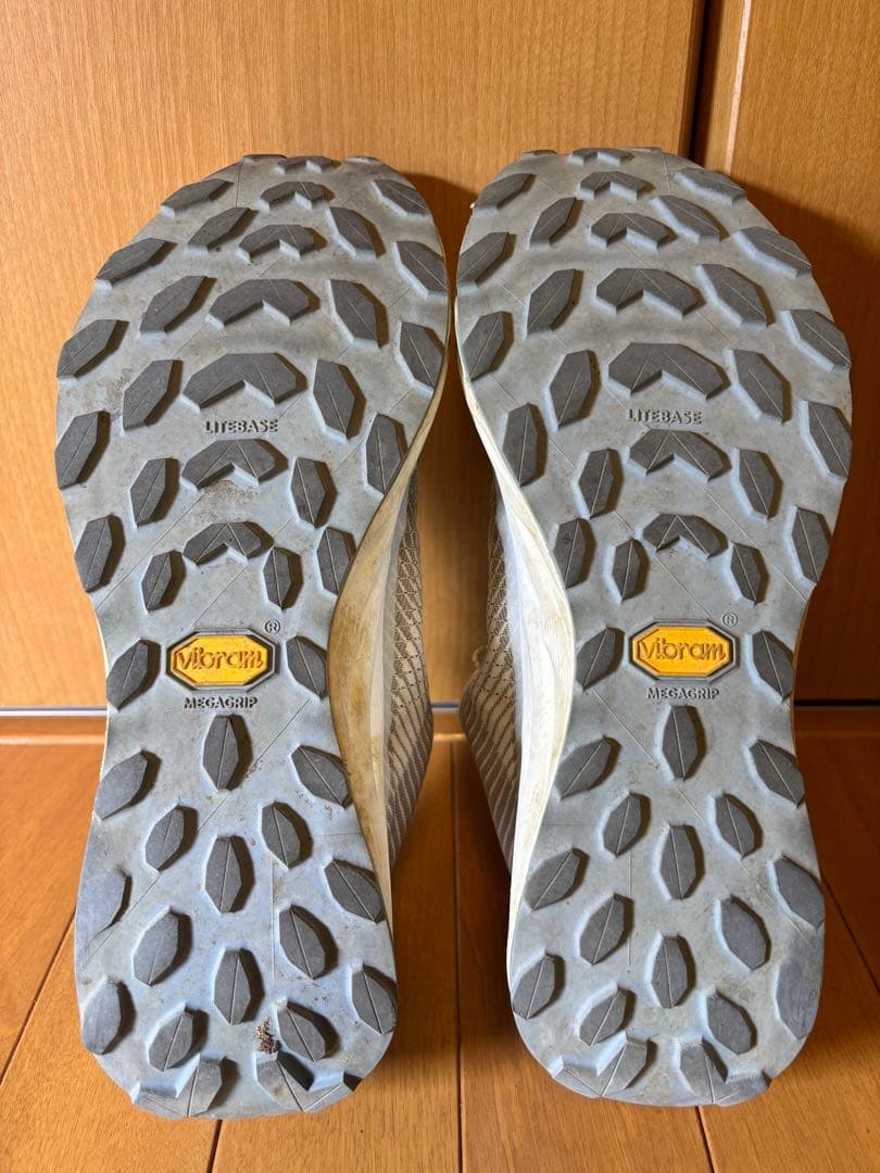 スパイク・シューズ NNormal Kjerag white gray