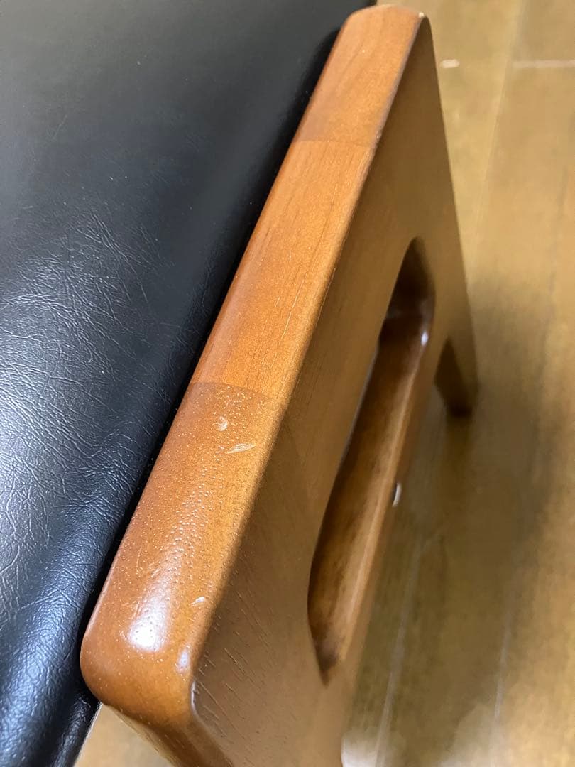 カリモク60 スタッキングスツール