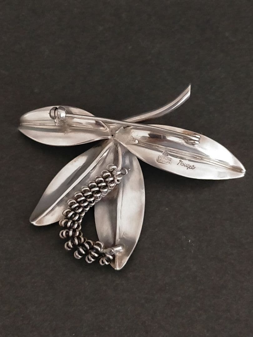 北欧ヴィンテージ　デンマーク Gertrude Engel ボタニカルブローチ