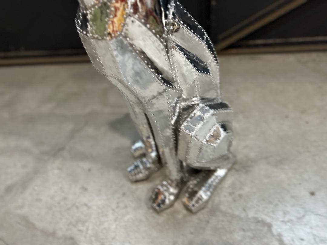 カレ / KARE｜シッティングキャットリベットクローム｜シルバー