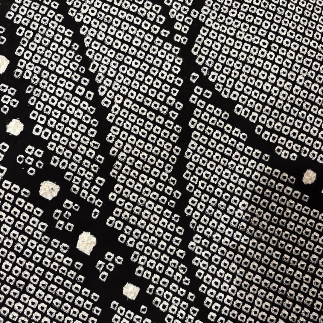 41 黒の総絞り　着物