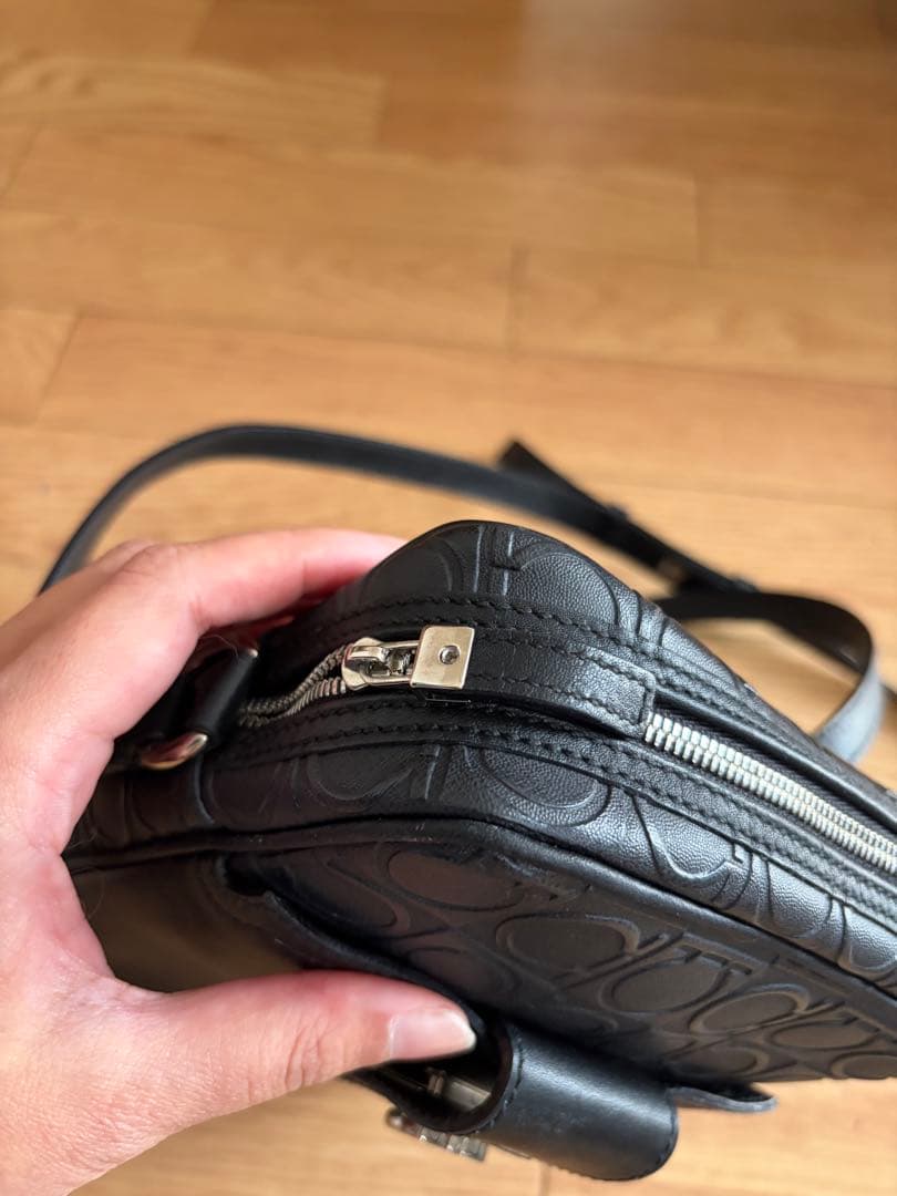 フェラガモ ショルダーバッグ ガンチーニ ブラック