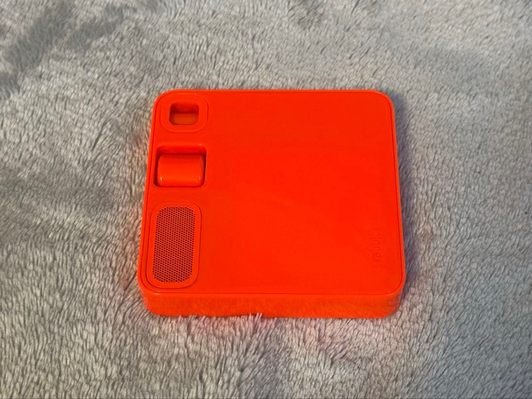 rabbit r1（OSアップデート済、初期化済み）